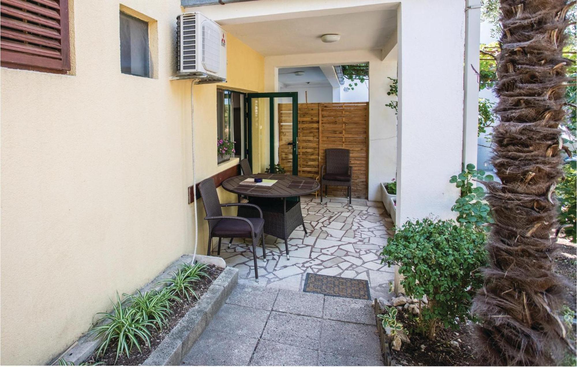 One-Bedroom Apartment in Klek Buitenkant foto