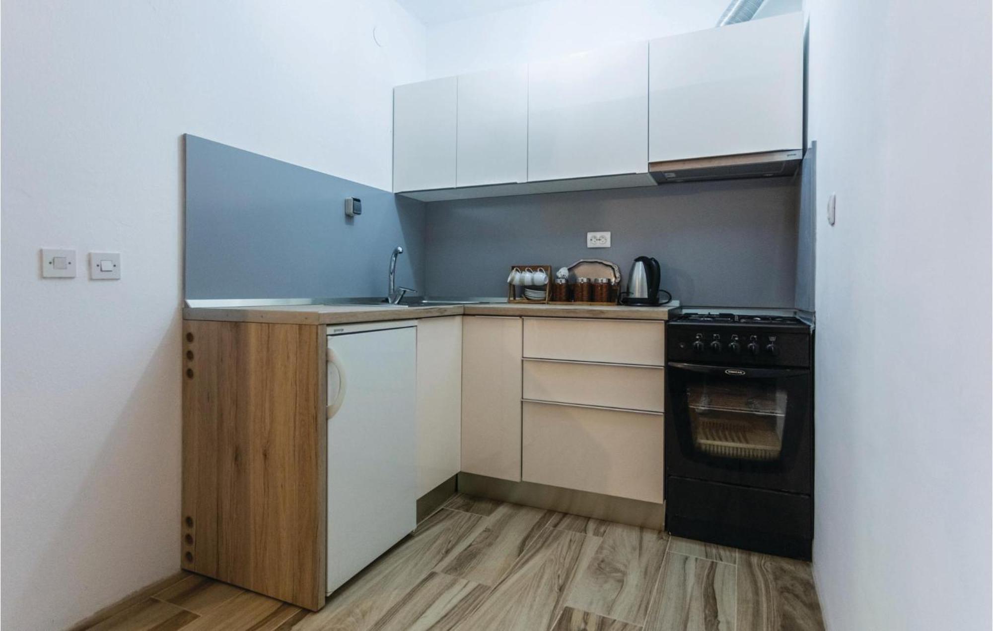 One-Bedroom Apartment in Klek Buitenkant foto