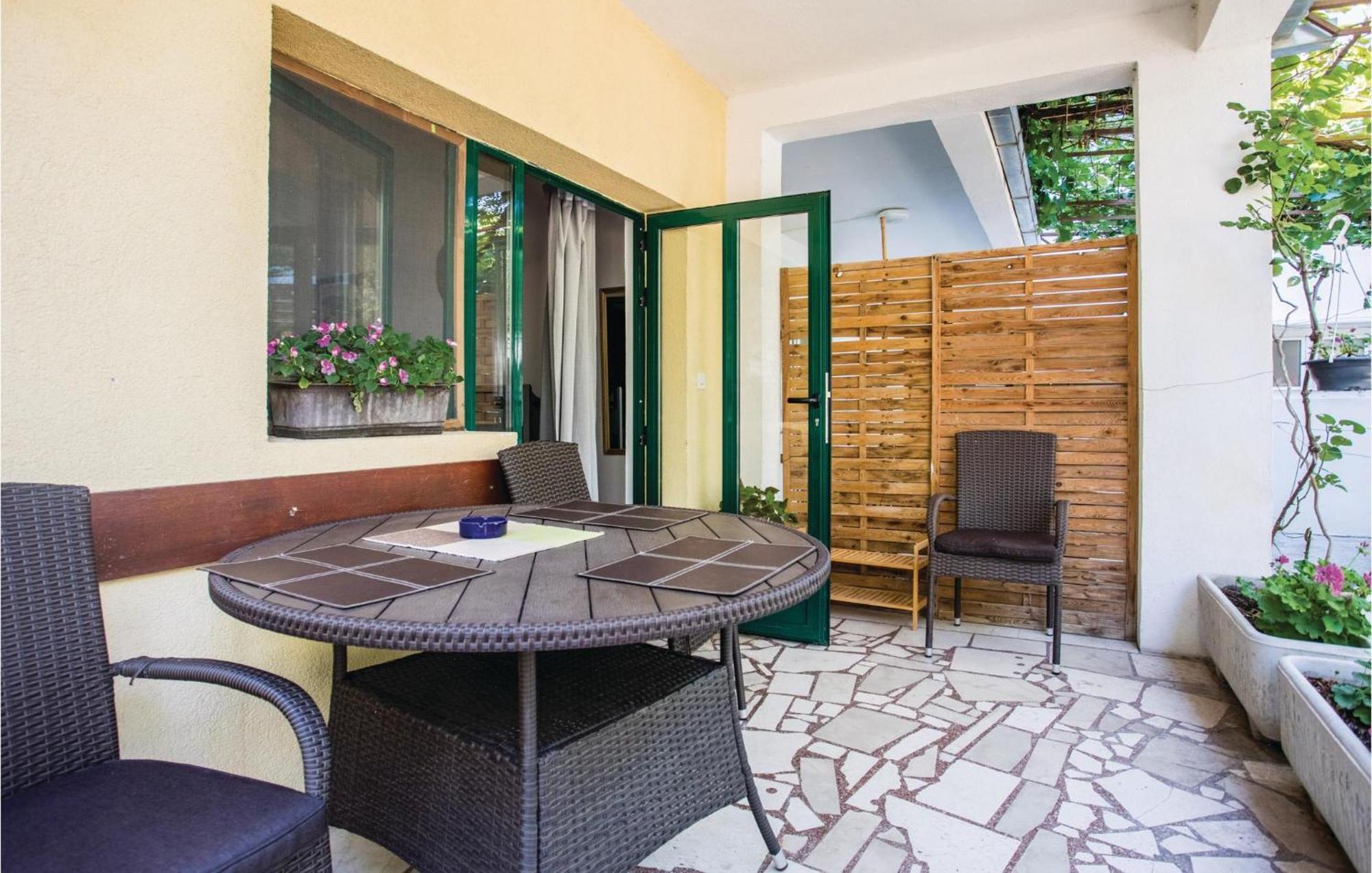 One-Bedroom Apartment in Klek Buitenkant foto