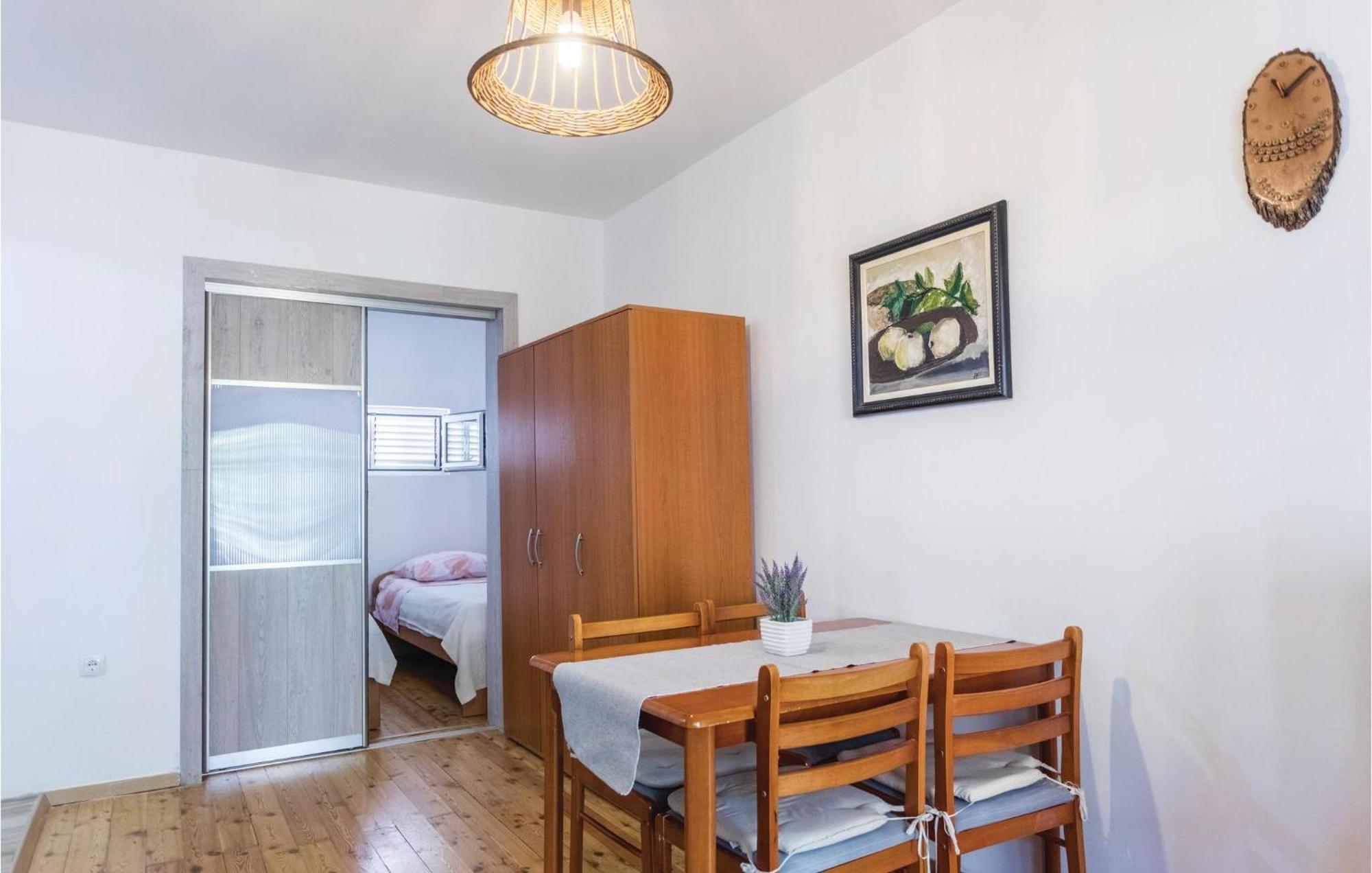 One-Bedroom Apartment in Klek Buitenkant foto