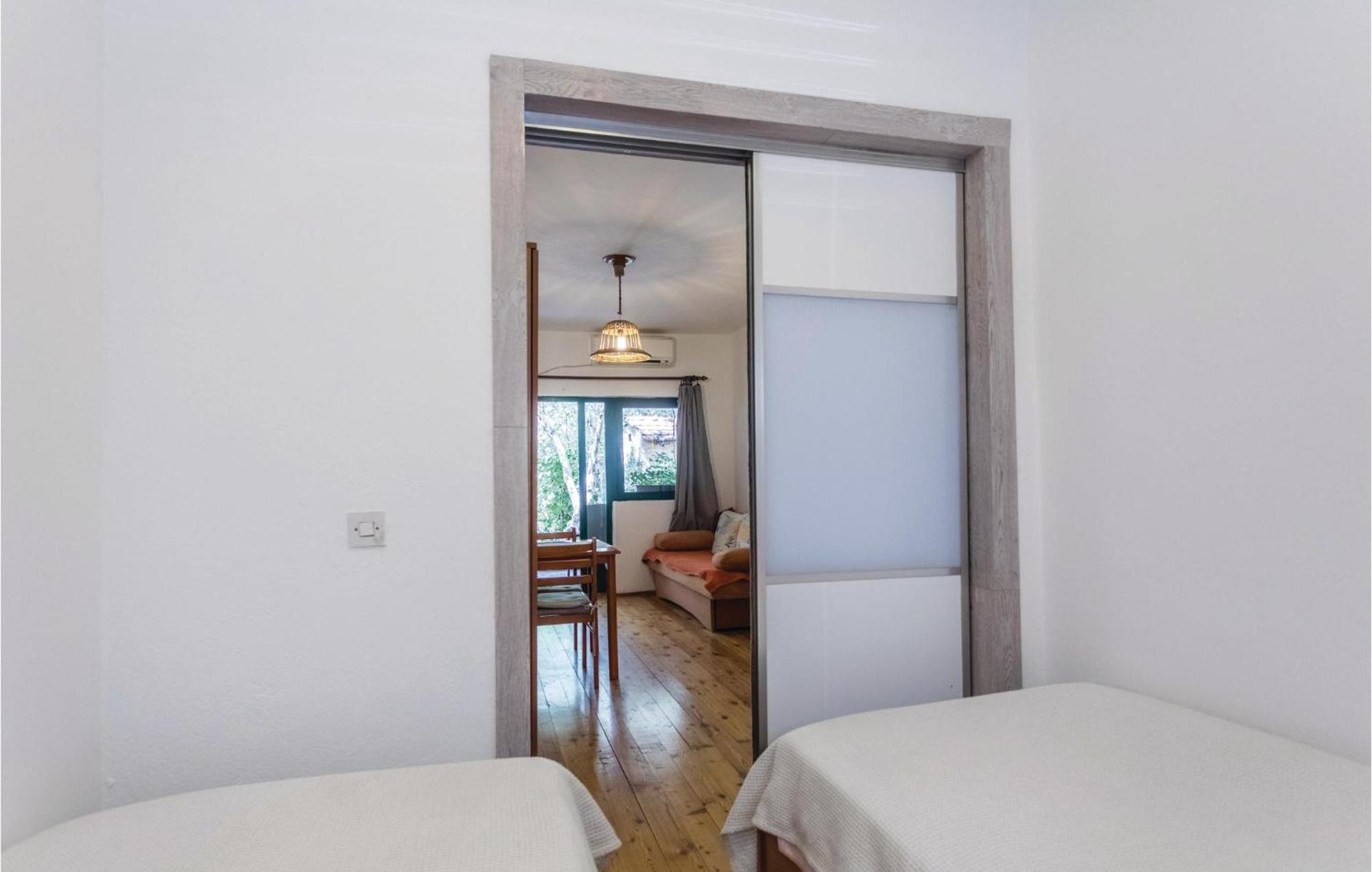 One-Bedroom Apartment in Klek Buitenkant foto